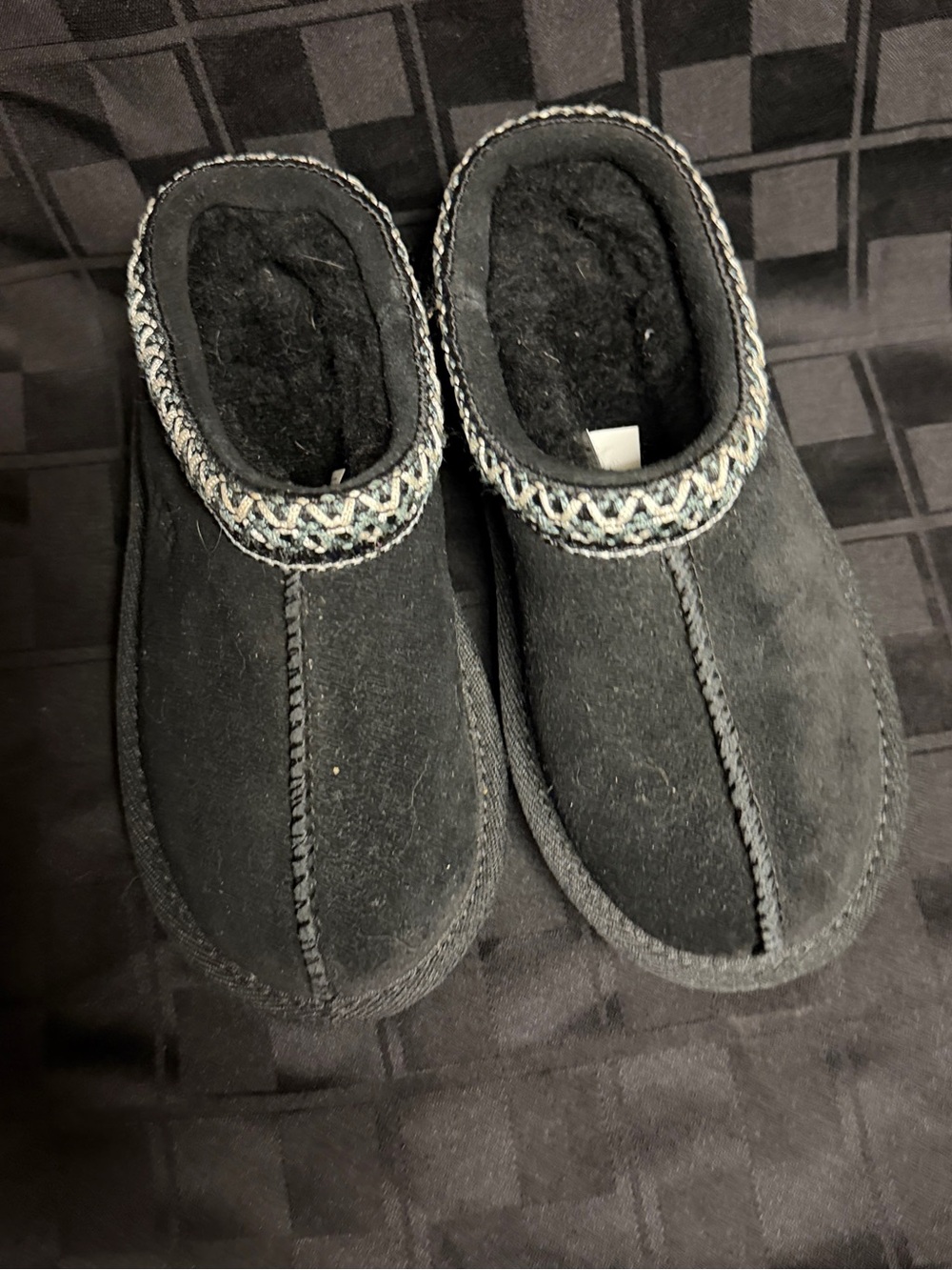 NWOT Kids Ugg plush slip on - Picture 3 of 7